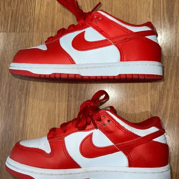 Nike Kids Sneakers in Red and White - Picture 2 of 6